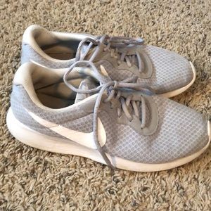 Women’s Nike shoes